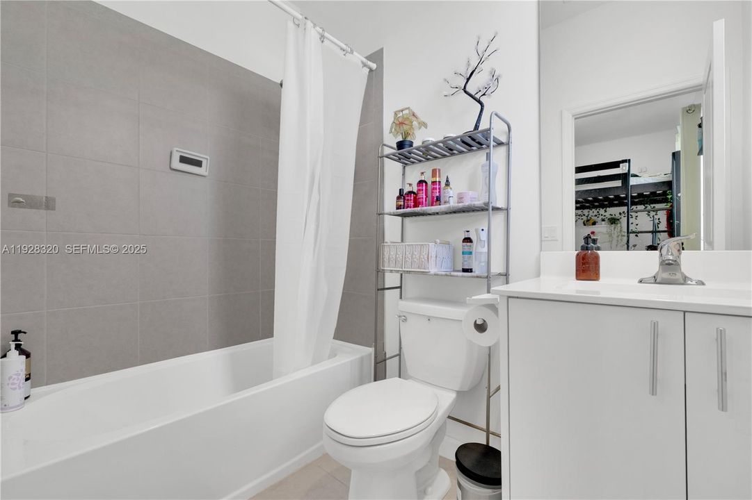 На продажу: $425,000 (3 спален, 3 ванн, 1328 Квадратных фут)