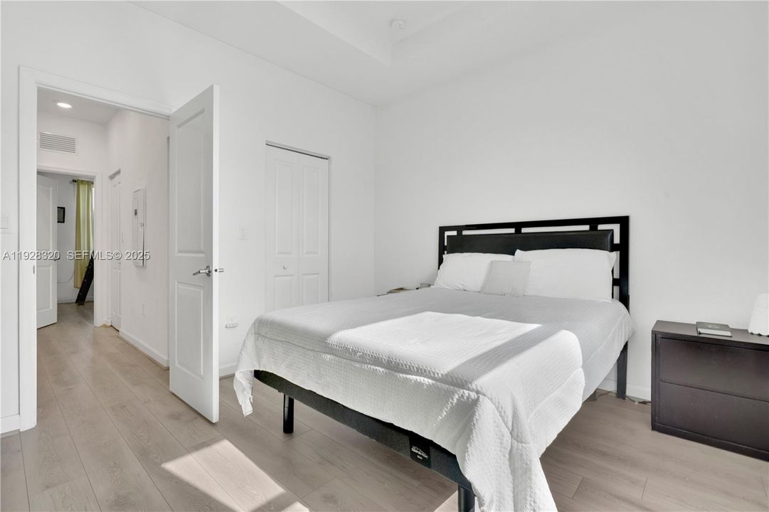 На продажу: $425,000 (3 спален, 3 ванн, 1328 Квадратных фут)