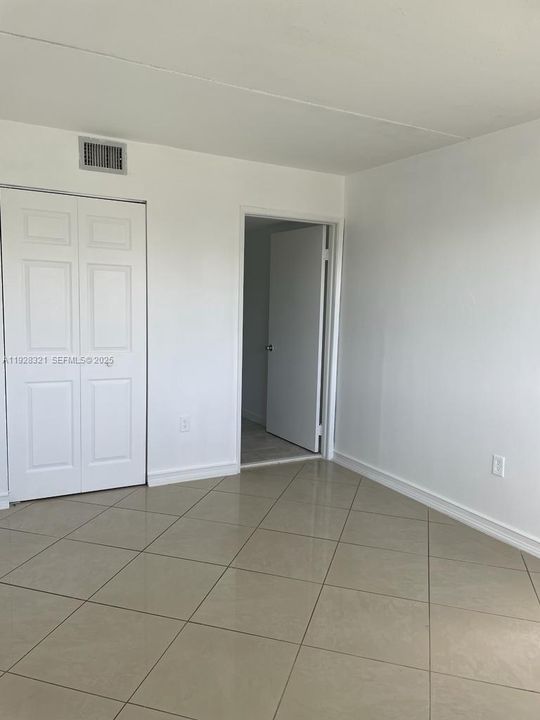 В аренду: $2,450 (3 спален, 2 ванн, 1255 Квадратных фут)