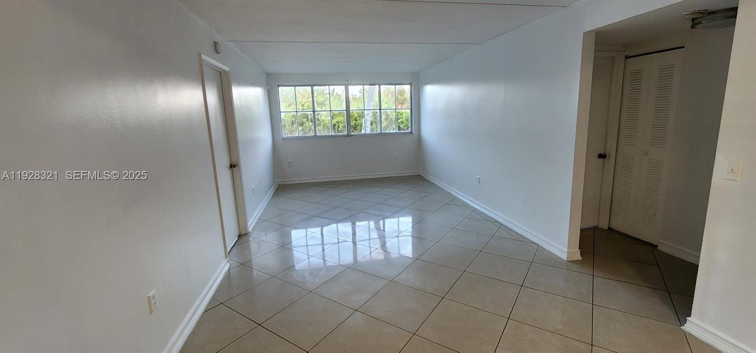 В аренду: $2,450 (3 спален, 2 ванн, 1255 Квадратных фут)