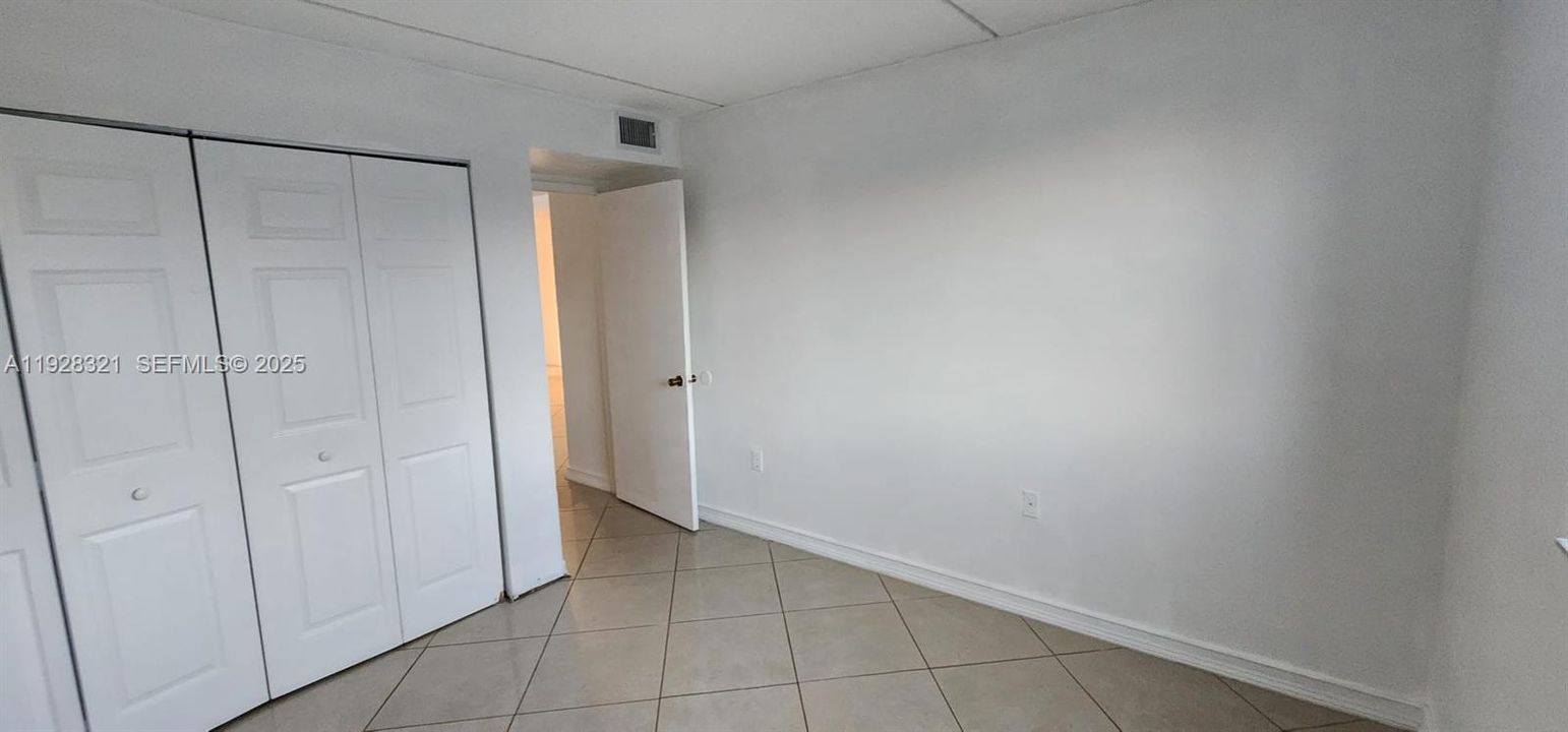 В аренду: $2,450 (3 спален, 2 ванн, 1255 Квадратных фут)