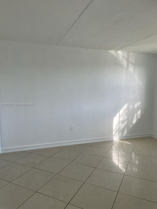 В аренду: $2,450 (3 спален, 2 ванн, 1255 Квадратных фут)