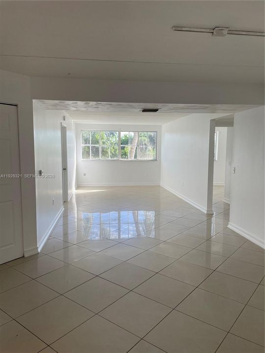 В аренду: $2,450 (3 спален, 2 ванн, 1255 Квадратных фут)