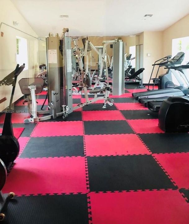 В аренду: $2,450 (3 спален, 2 ванн, 1255 Квадратных фут)