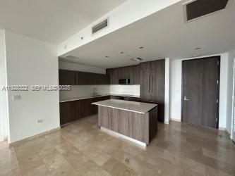 En Renta: $4,250 (1 camas, 1 baños, 976 Pies cuadrados)