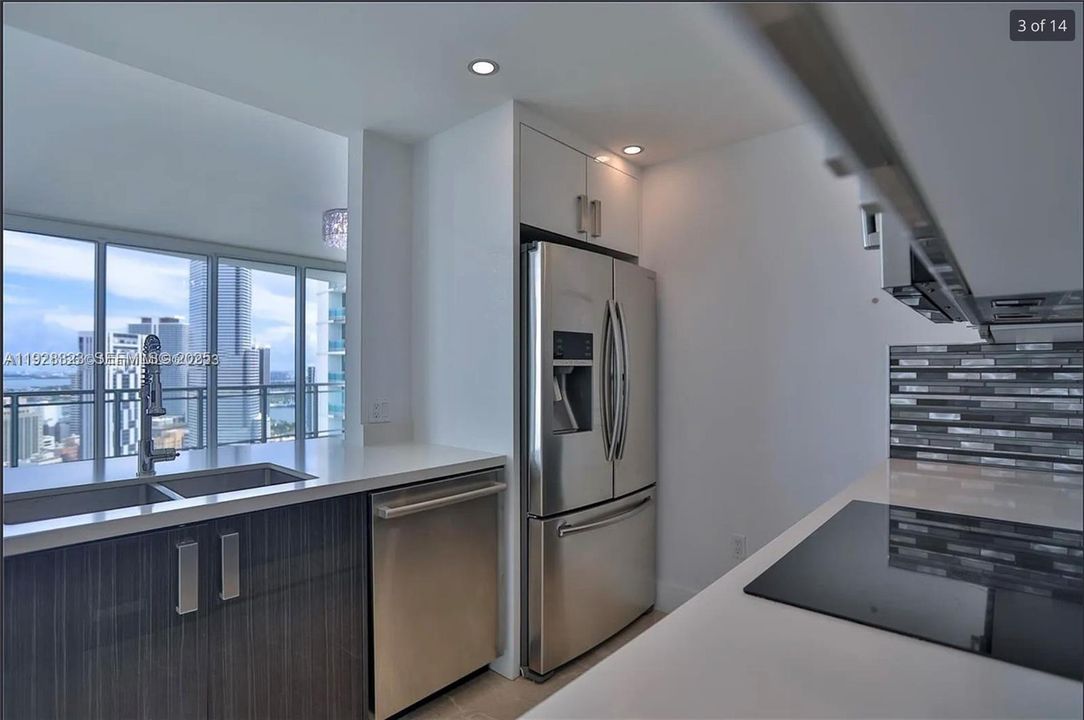 En Renta: $5,750 (3 camas, 3 baños, 1662 Pies cuadrados)