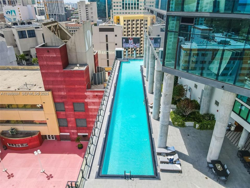 For Rent: $3,350 (1 beds, 2 baths, 665 Square Feet)