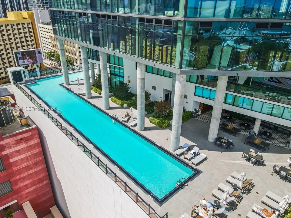 For Rent: $3,350 (1 beds, 2 baths, 665 Square Feet)