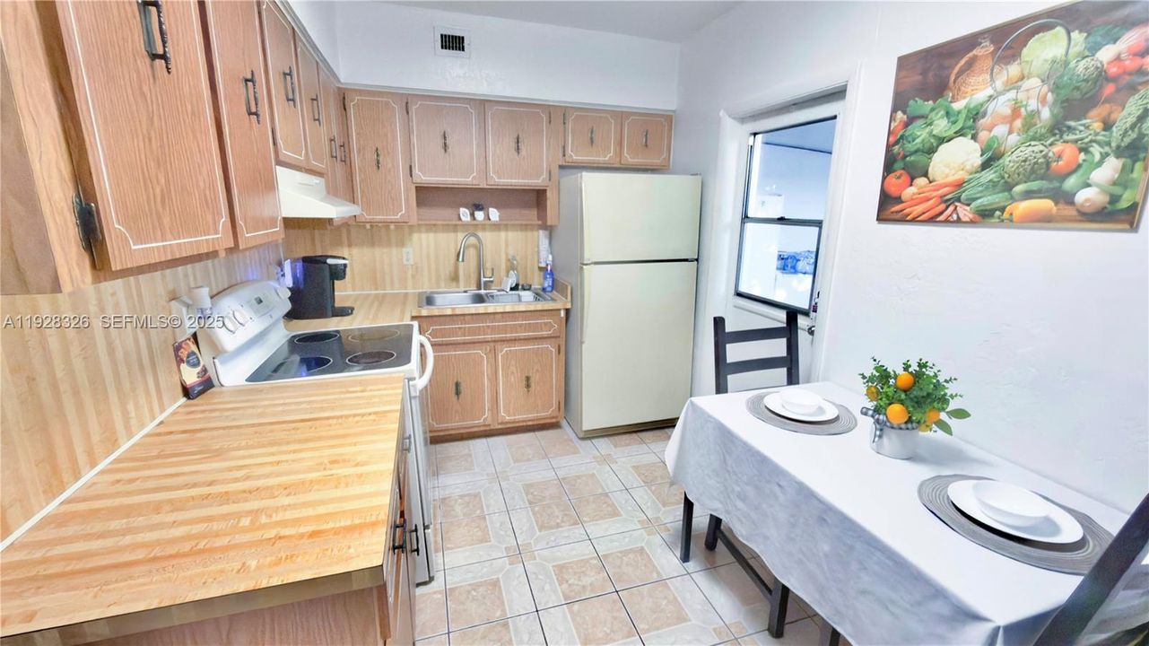 En Venta: $549,000 (3 camas, 2 baños, 735 Pies cuadrados)