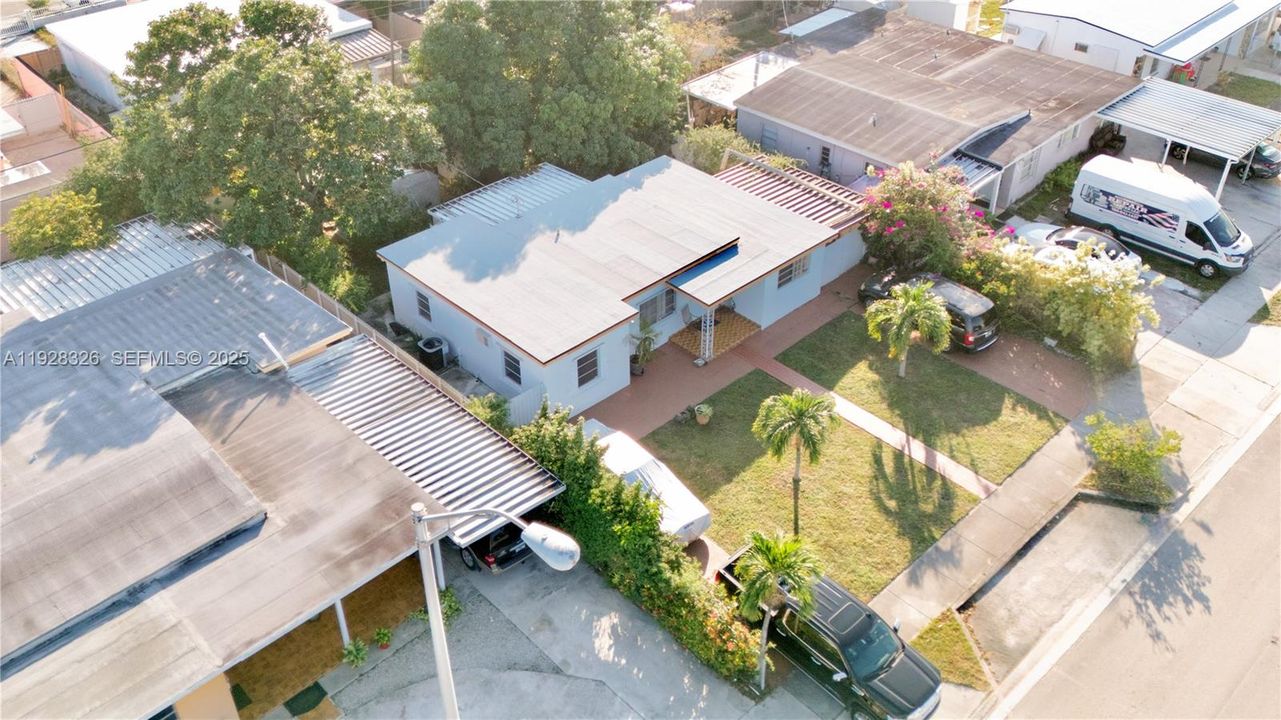 En Venta: $549,000 (3 camas, 2 baños, 735 Pies cuadrados)