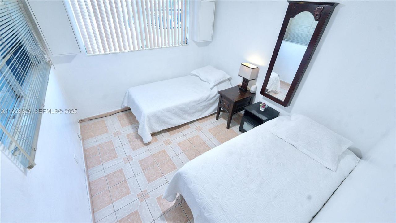 En Venta: $549,000 (3 camas, 2 baños, 735 Pies cuadrados)