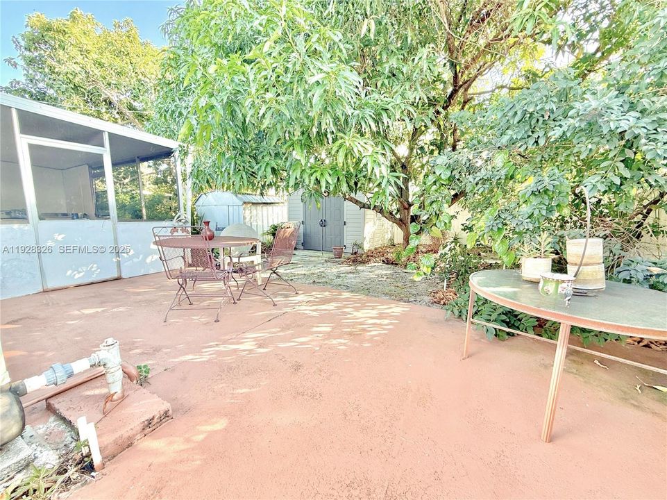 En Venta: $549,000 (3 camas, 2 baños, 735 Pies cuadrados)