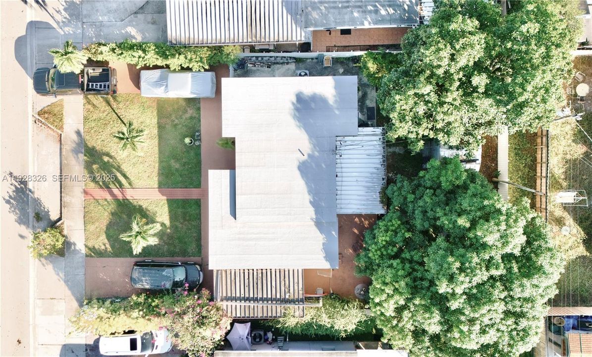 En Venta: $549,000 (3 camas, 2 baños, 735 Pies cuadrados)