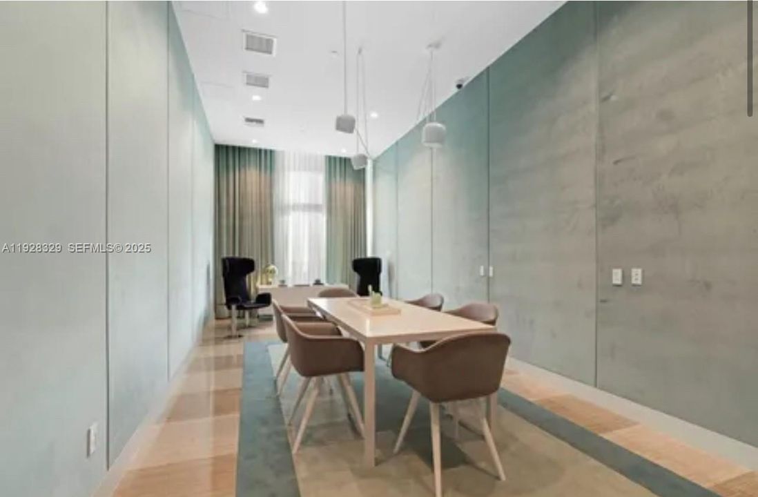 For Sale: $759,000 (3 beds, 3 baths, 1262 Square Feet)