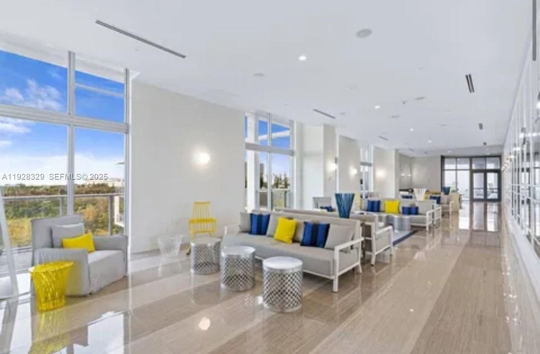 For Sale: $759,000 (3 beds, 3 baths, 1262 Square Feet)