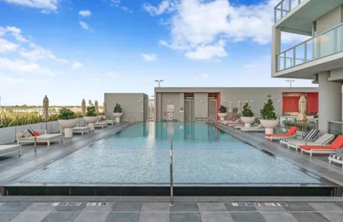 For Sale: $759,000 (3 beds, 3 baths, 1262 Square Feet)