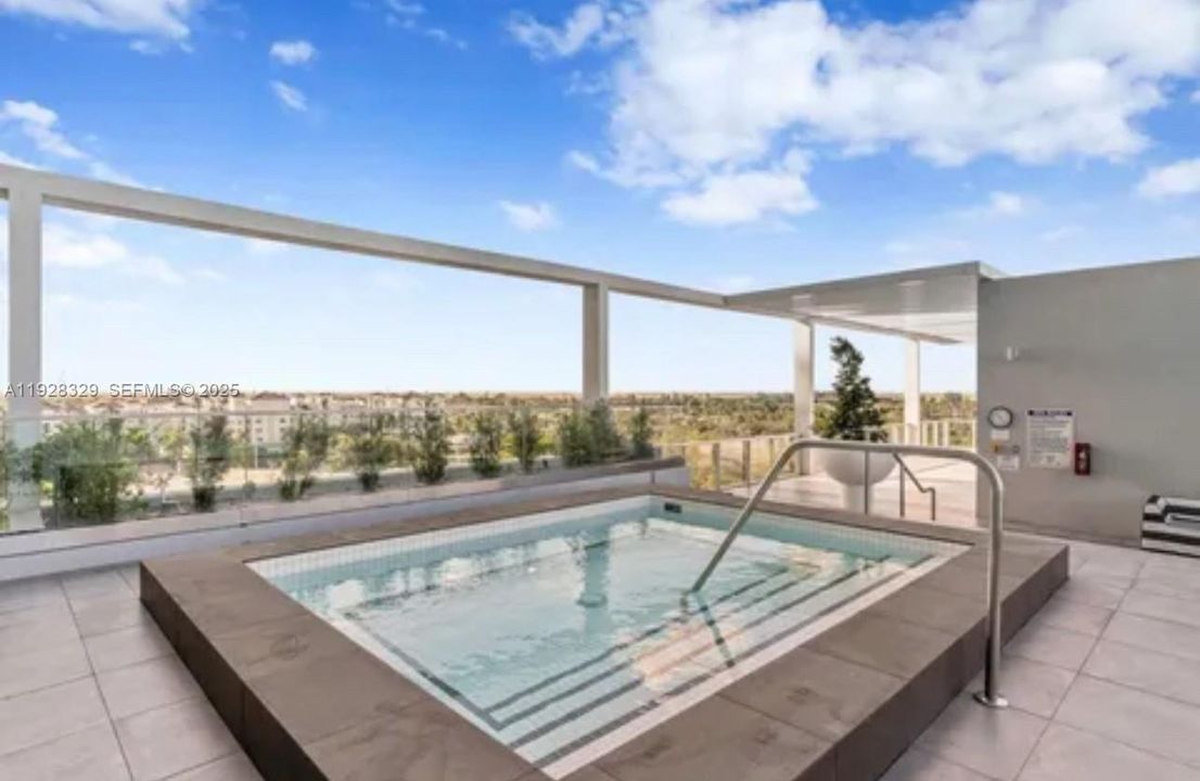 For Sale: $759,000 (3 beds, 3 baths, 1262 Square Feet)