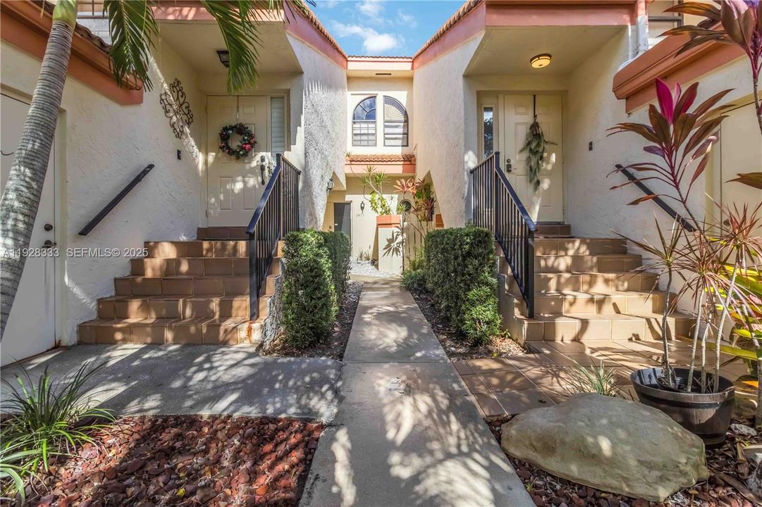 For Rent: $3,500 (2 beds, 2 baths, 1238 Square Feet)