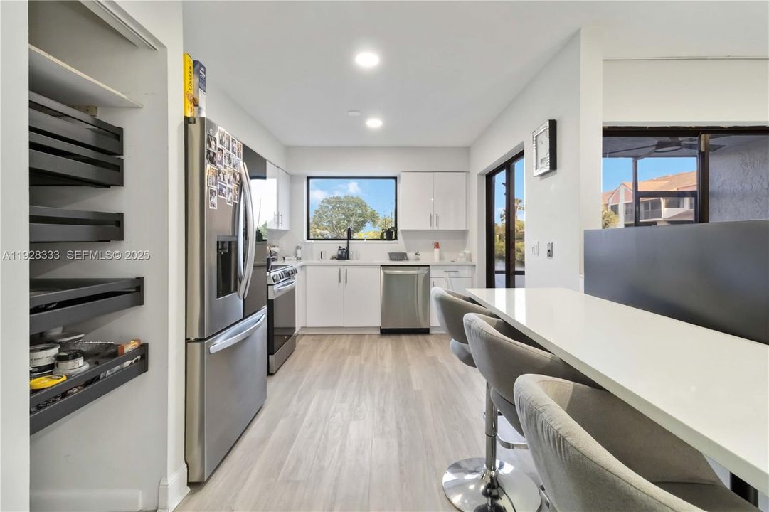 For Rent: $3,500 (2 beds, 2 baths, 1238 Square Feet)