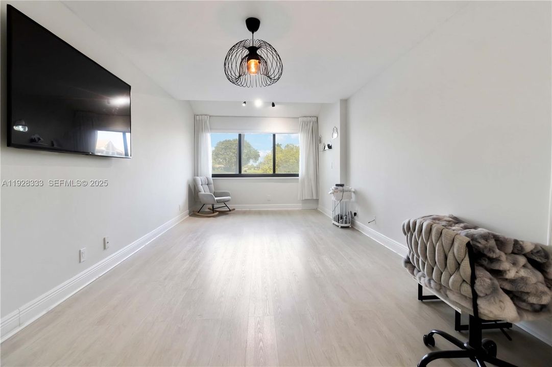 For Rent: $3,500 (2 beds, 2 baths, 1238 Square Feet)