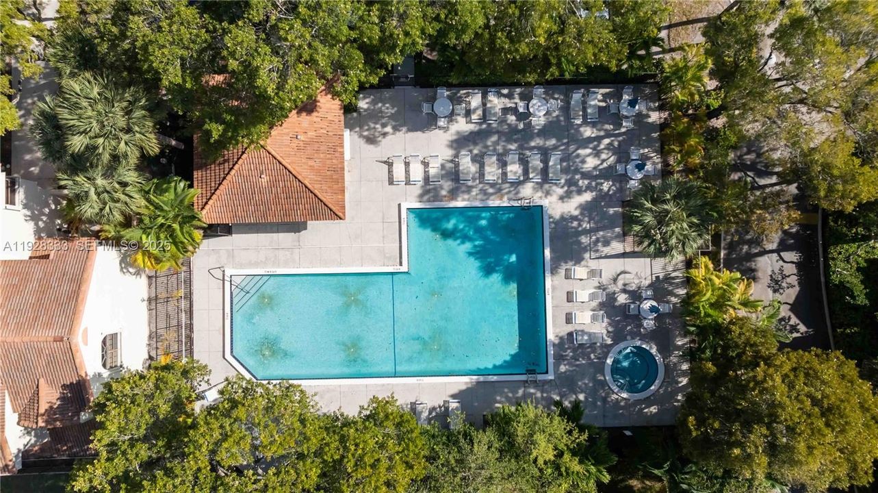 For Rent: $3,500 (2 beds, 2 baths, 1238 Square Feet)