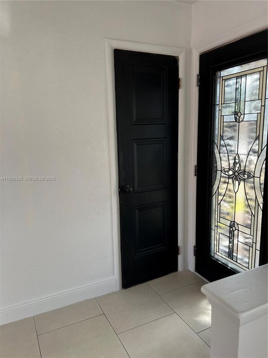 В аренду: $3,800 (3 спален, 2 ванн, 1495 Квадратных фут)