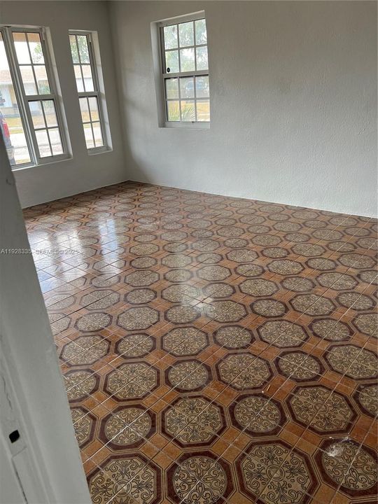 В аренду: $3,800 (3 спален, 2 ванн, 1495 Квадратных фут)