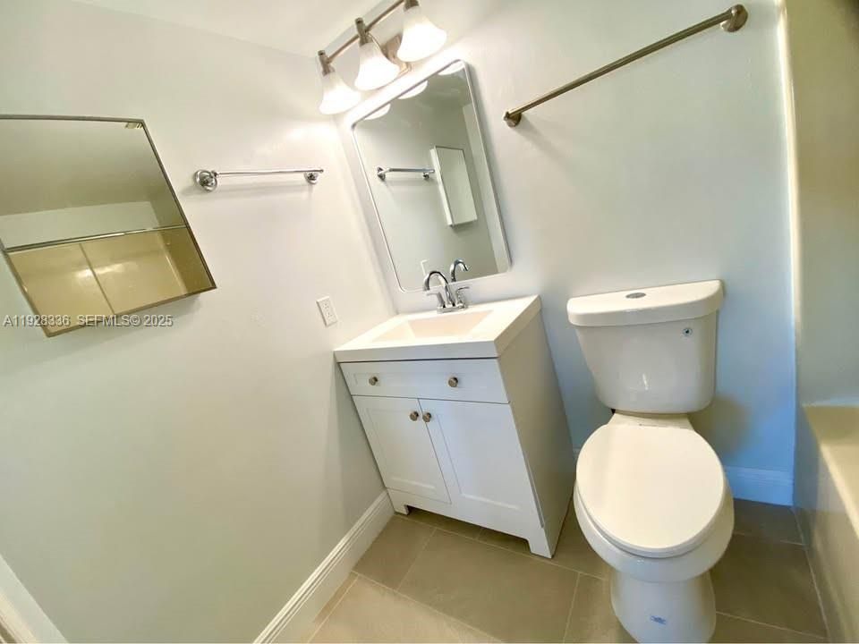 For Rent: $1,700 (1 beds, 1 baths, 659 Square Feet)