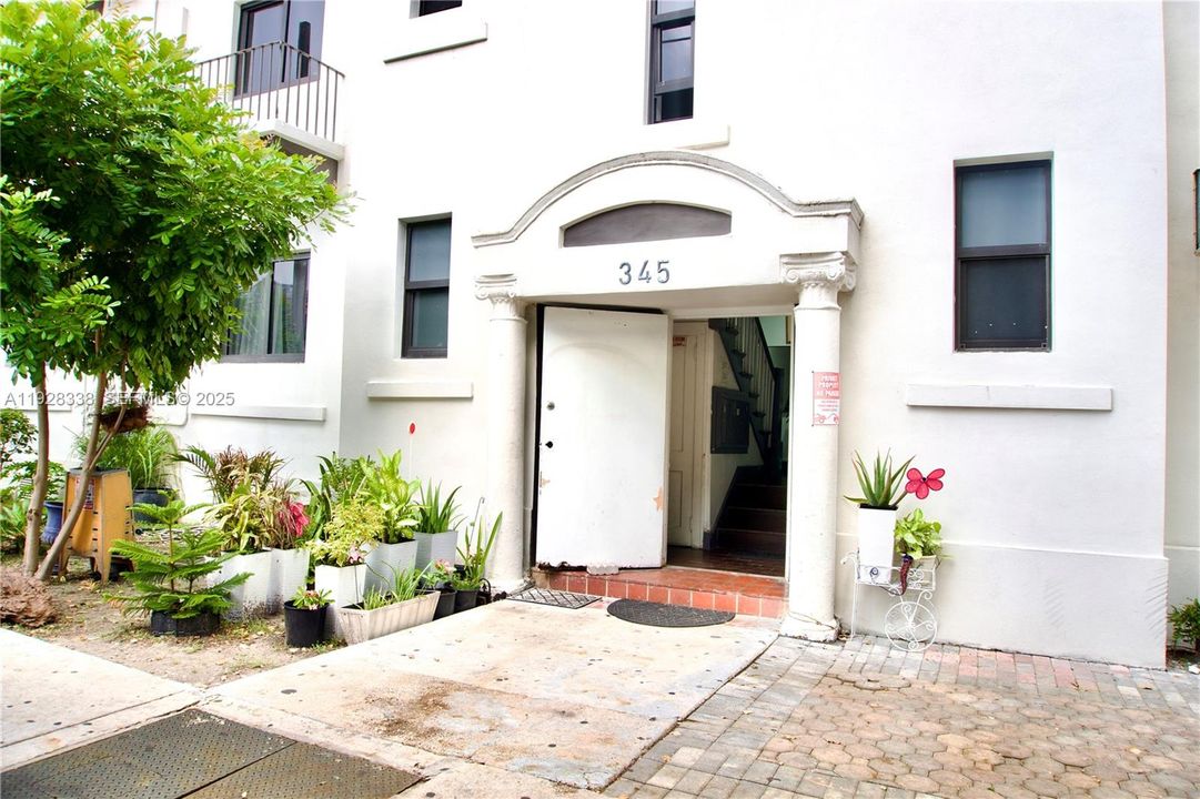 For Rent: $2,000 (2 beds, 1 baths, 0 Square Feet)