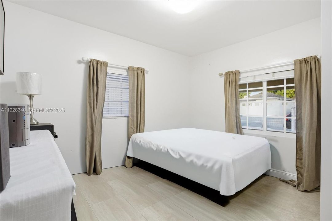 待售: $600,000 (2 贝兹, 2 浴室, 1008 平方英尺)