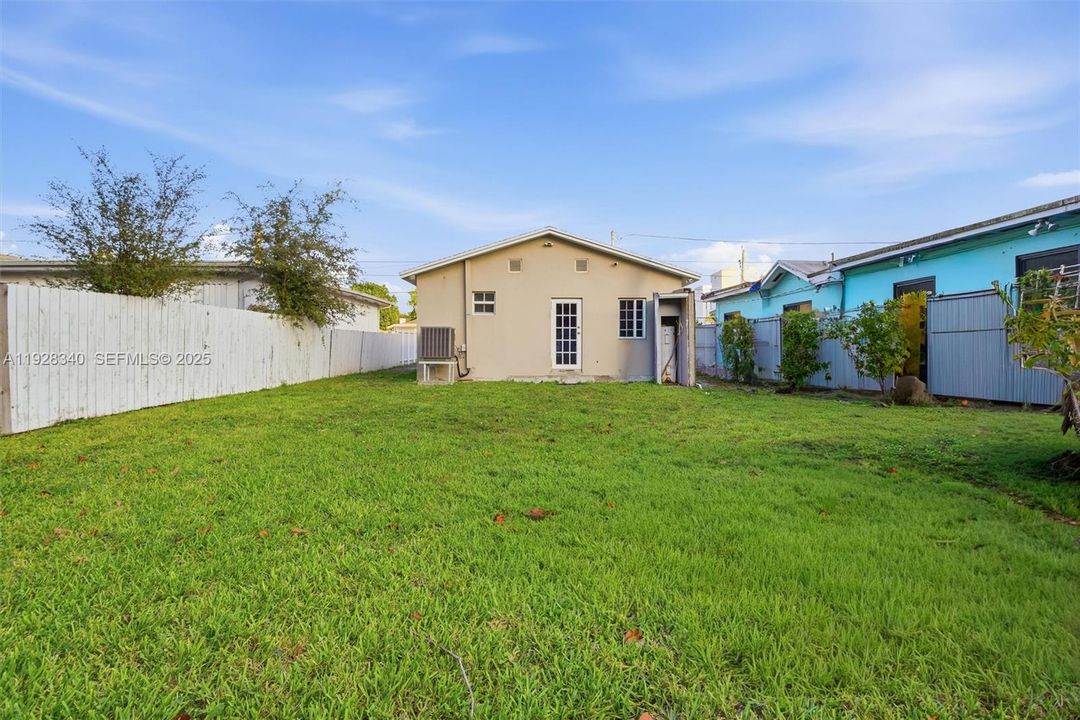 待售: $600,000 (2 贝兹, 2 浴室, 1008 平方英尺)