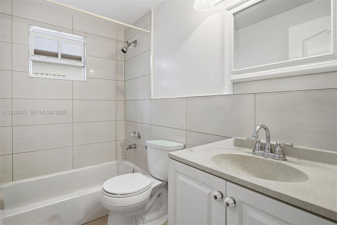 待售: $600,000 (2 贝兹, 2 浴室, 1008 平方英尺)