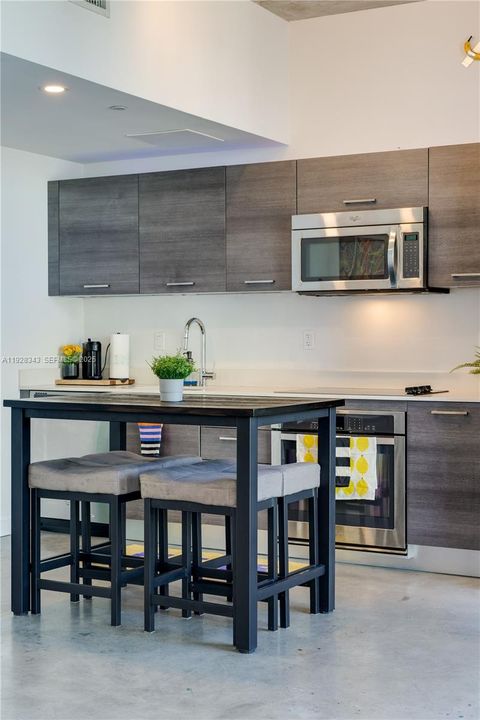 出租: $3,500 (1 贝兹, 1 浴室, 564 平方英尺)