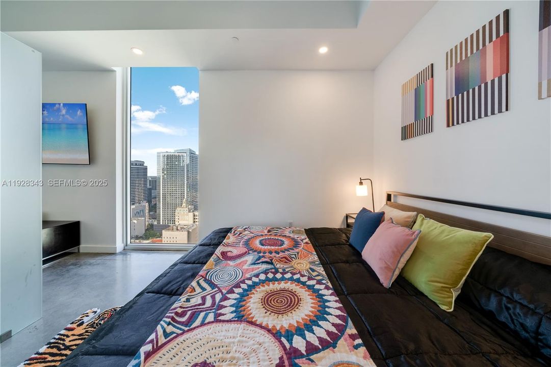 出租: $3,500 (1 贝兹, 1 浴室, 564 平方英尺)