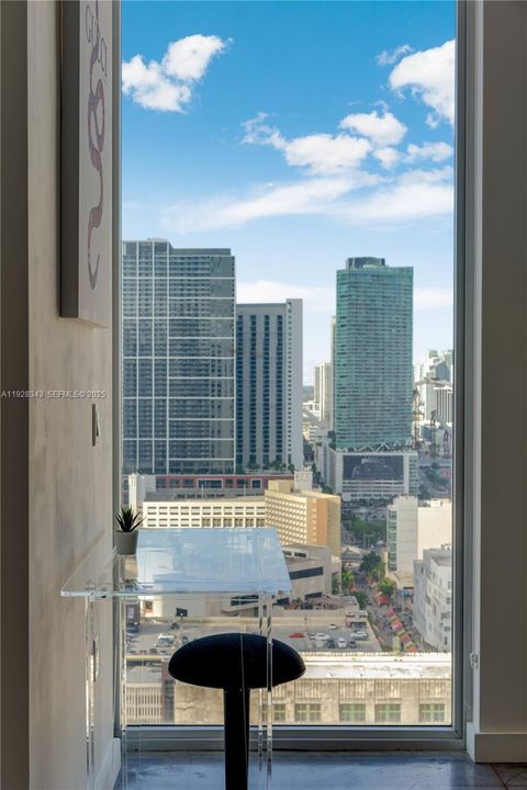 出租: $3,500 (1 贝兹, 1 浴室, 564 平方英尺)