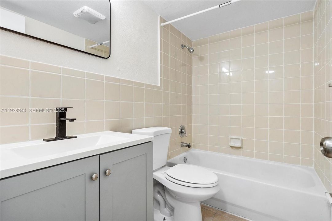 For Rent: $1,639 (1 beds, 1 baths, 650 Square Feet)