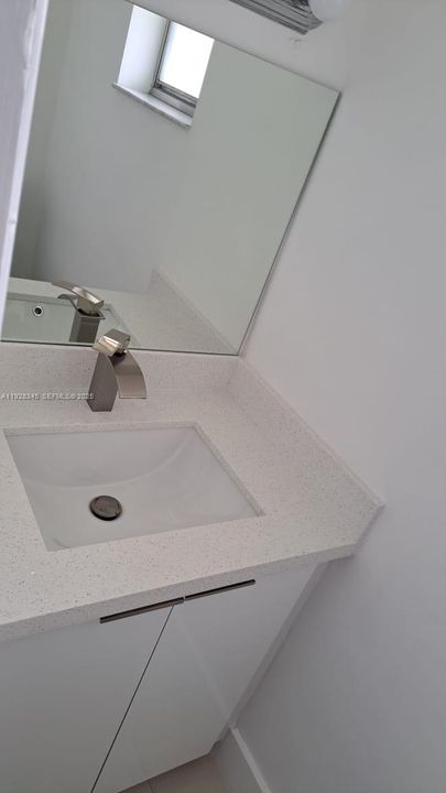 В аренду: $1,900 (1 спален, 1 ванн, 800 Квадратных фут)