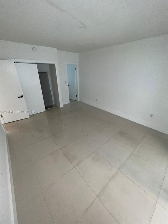 В аренду: $1,900 (1 спален, 1 ванн, 800 Квадратных фут)