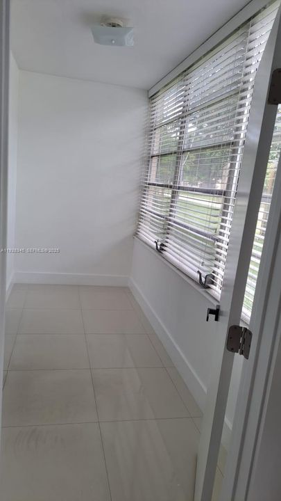 В аренду: $1,900 (1 спален, 1 ванн, 800 Квадратных фут)