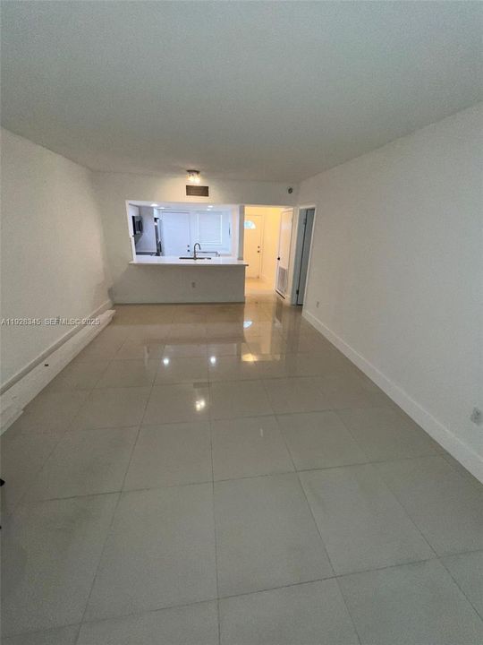 В аренду: $1,900 (1 спален, 1 ванн, 800 Квадратных фут)