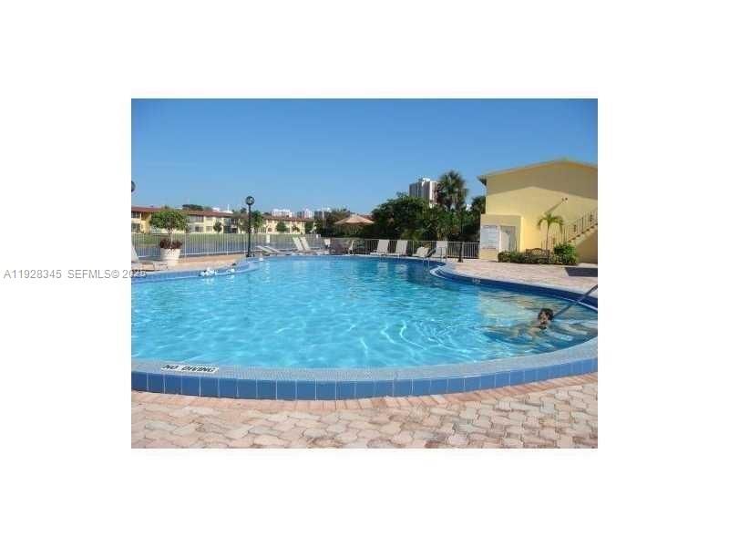 В аренду: $1,900 (1 спален, 1 ванн, 800 Квадратных фут)