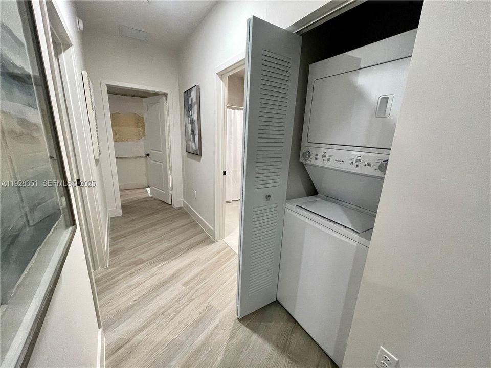 В аренду: $2,731 (2 спален, 2 ванн, 993 Квадратных фут)