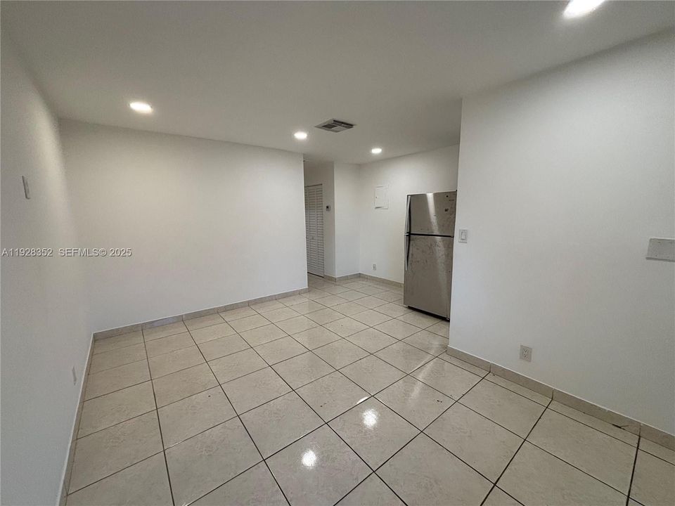 En Renta: $1,550 (1 camas, 1 baños, 5062 Pies cuadrados)