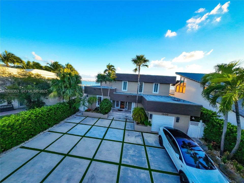 For Sale: $7,095,000 (4 beds, 3 baths, 4232 Square Feet)