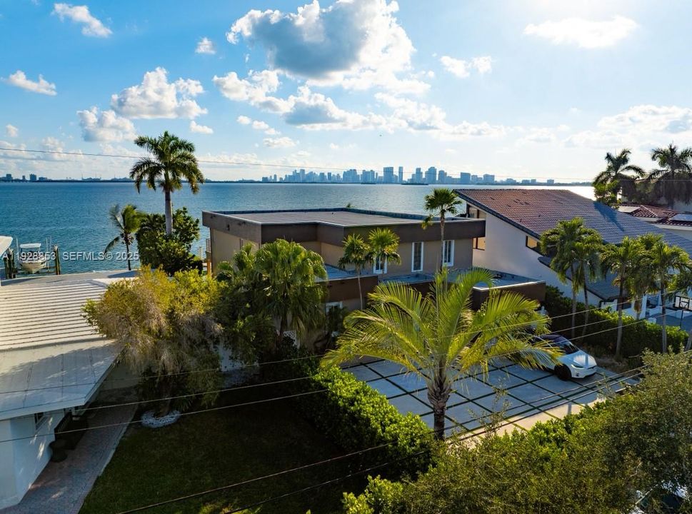 For Sale: $7,095,000 (4 beds, 3 baths, 4232 Square Feet)