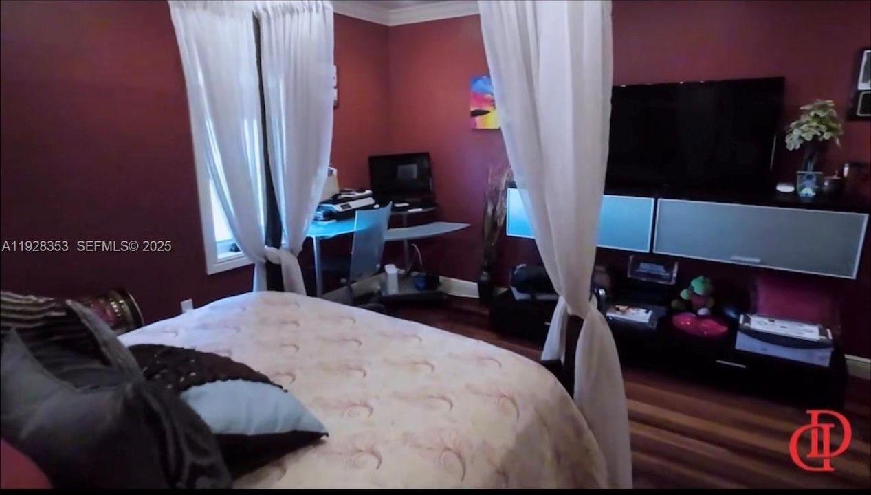 For Sale: $7,095,000 (4 beds, 3 baths, 4232 Square Feet)