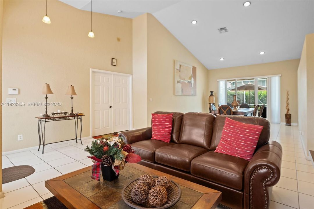 For Sale: $849,900 (4 beds, 3 baths, 2507 Square Feet)