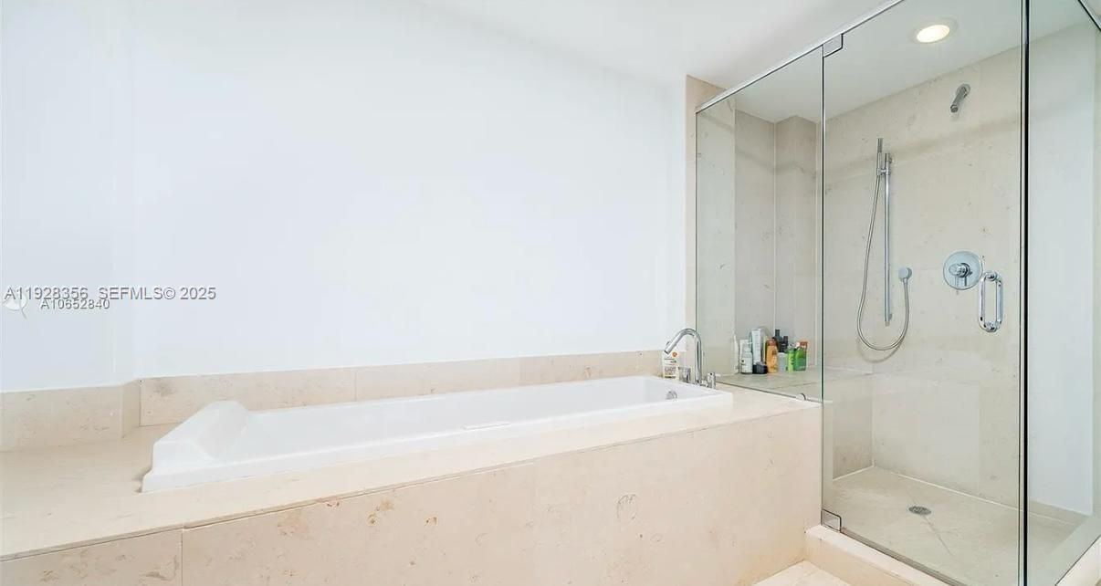 For Sale: $890,000 (1 beds, 1 baths, 1120 Square Feet)