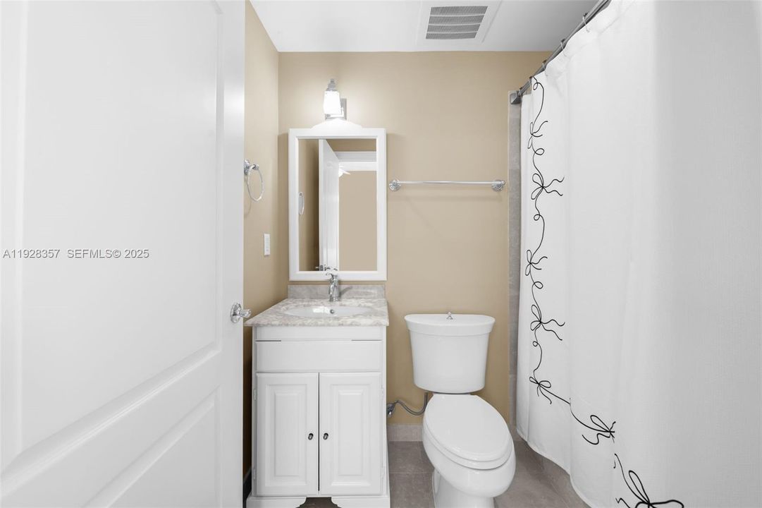 Baathroom 3 en-suite