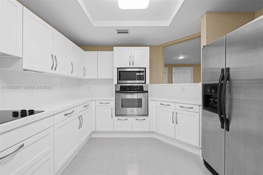 En Venta: $1,299,000 (3 camas, 3 baños, 2600 Pies cuadrados)